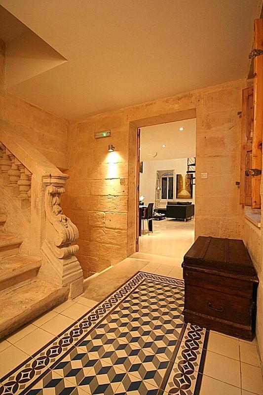 Old Mint No2 Apartment