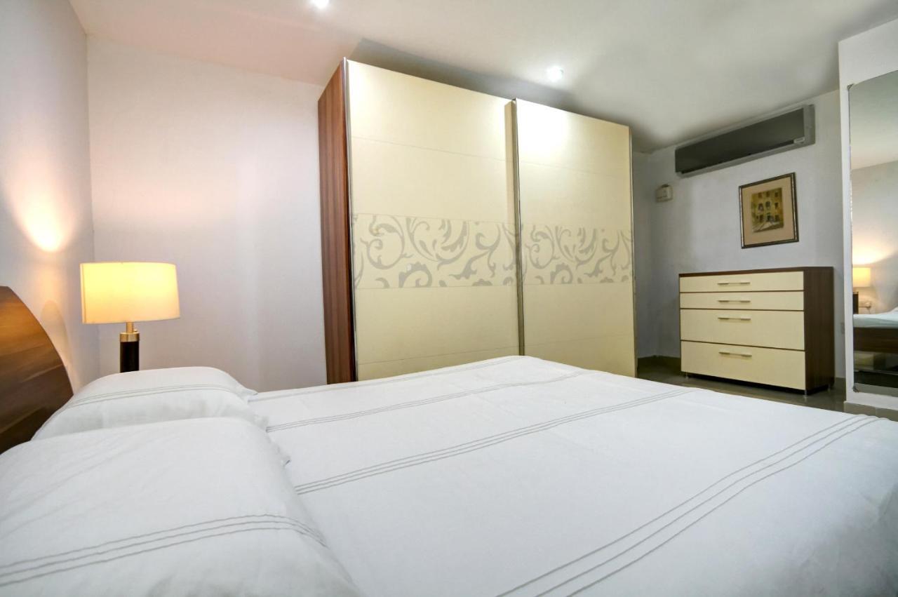 Old Mint No2 Apartment